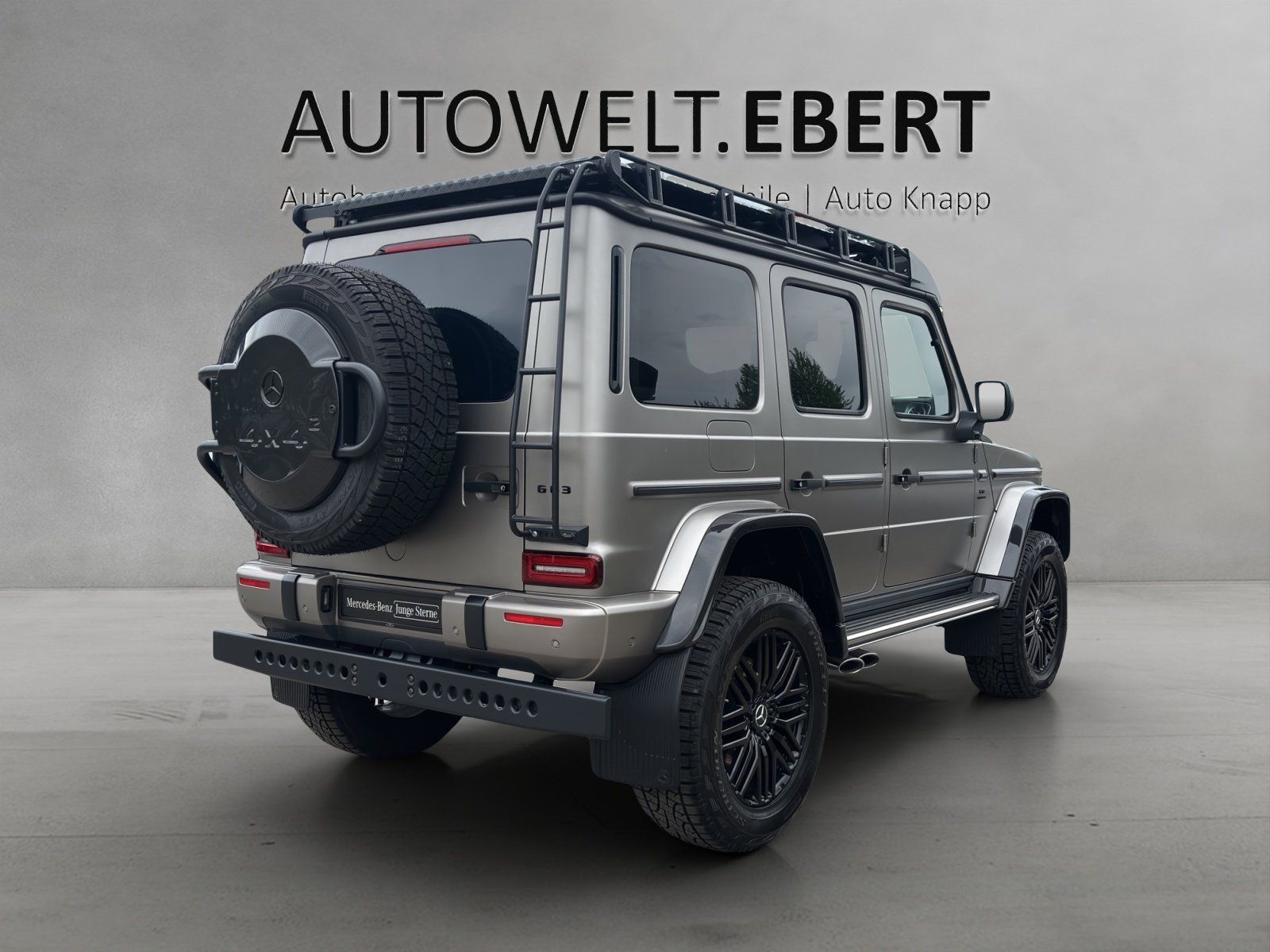 Fahrzeugabbildung Mercedes-Benz G63AMG 4x4² Dachträger MAGNO Kirschholzboden NEU