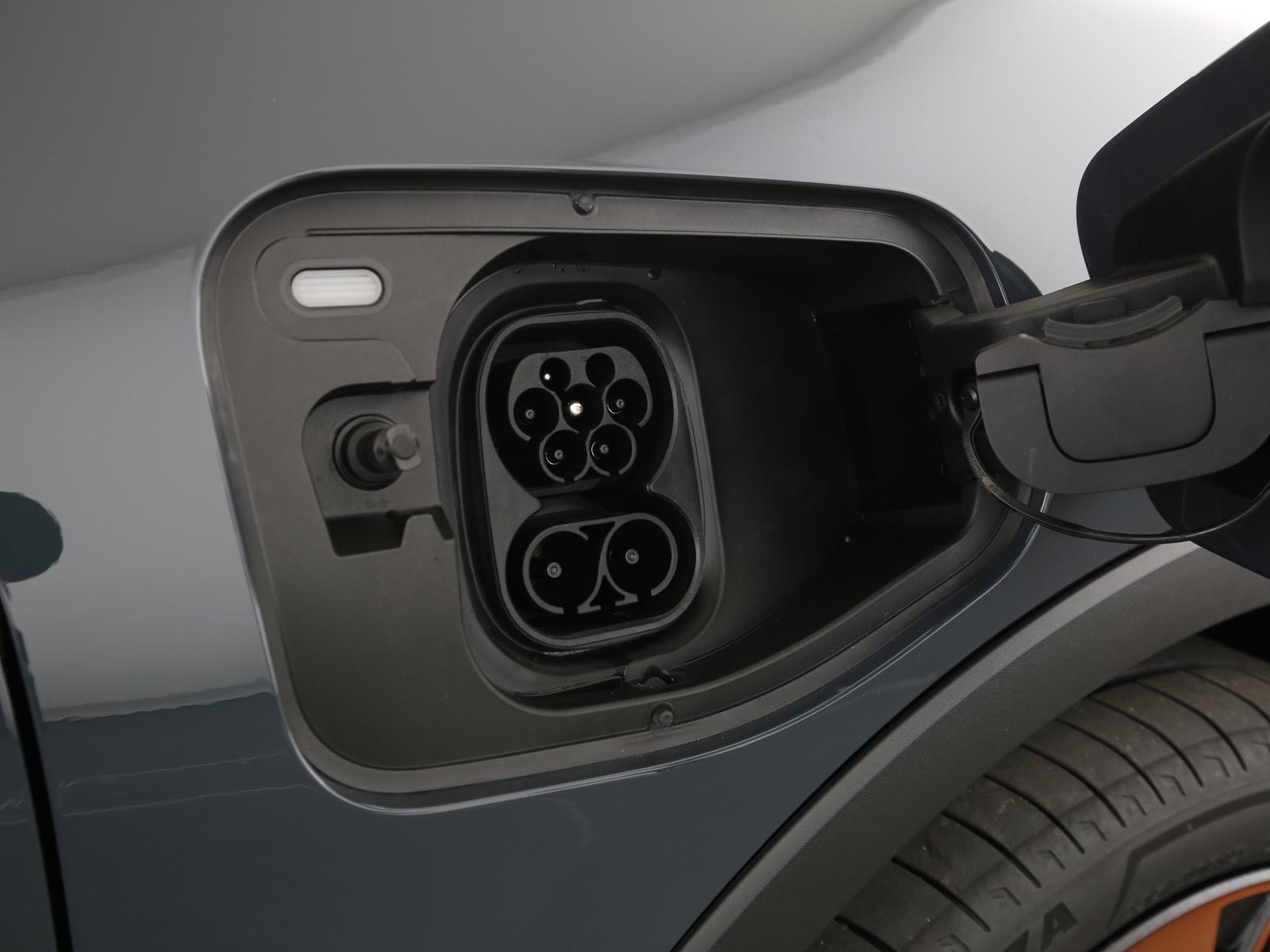 Cupra Raval Endurance 211 PS  52 kWh Dynamic Plus  LED