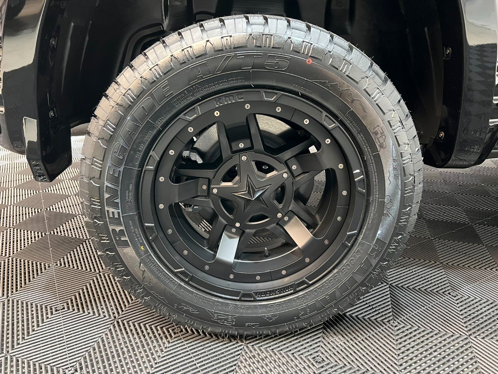 Fahrzeugabbildung Dodge RAM 1500 Laramie Night Premium RTR Umbau
