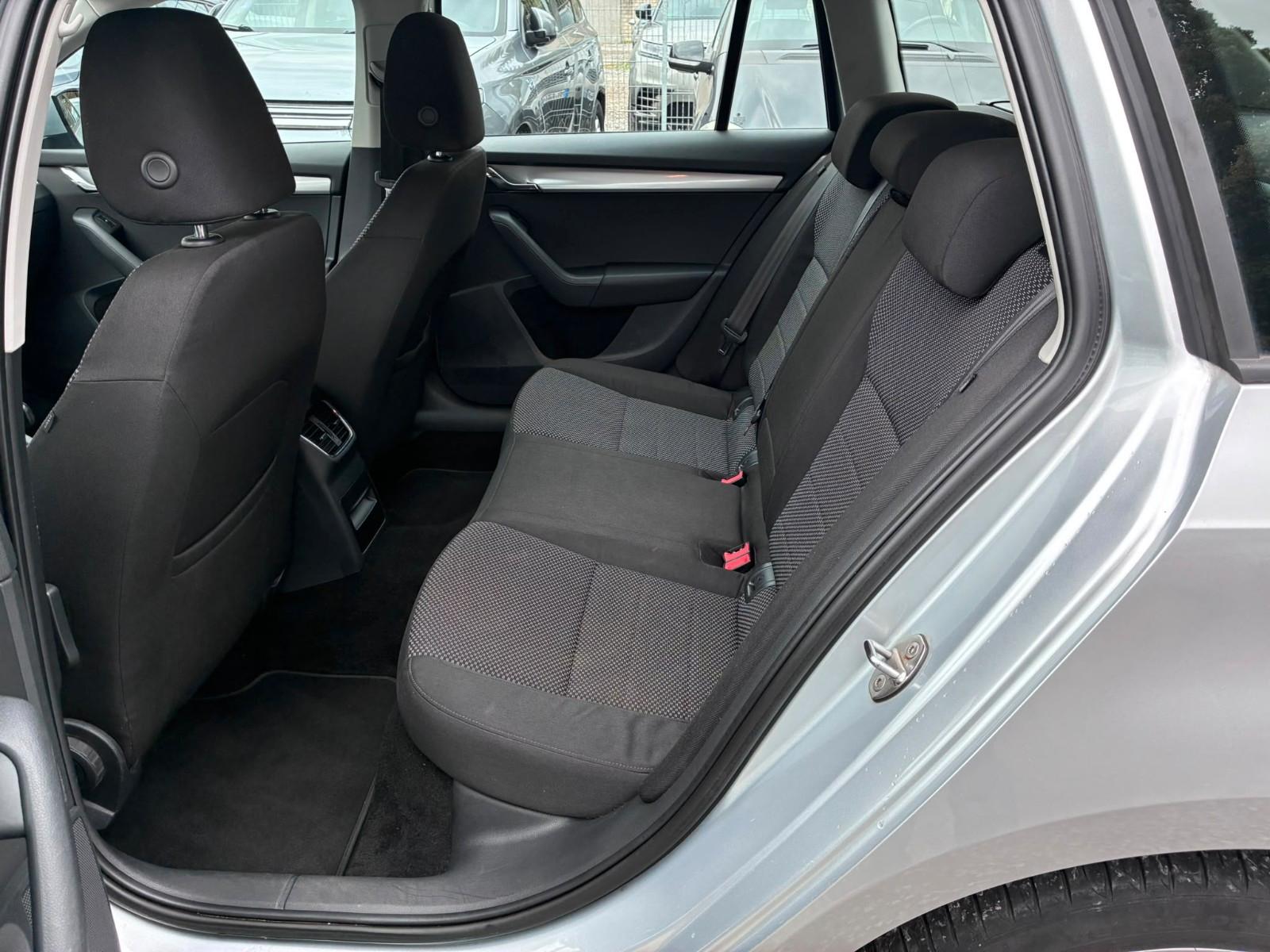 Skoda Octavia 2013 — photo 16