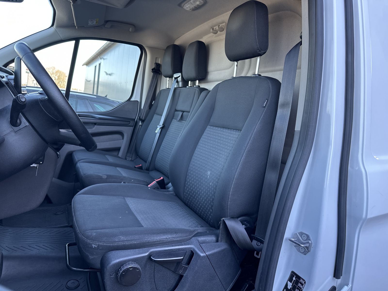 Fahrzeugabbildung Ford Custom 300 L2 NAV+BLUETOOTH+KAMERA+KLIMA+SHZ+ACC