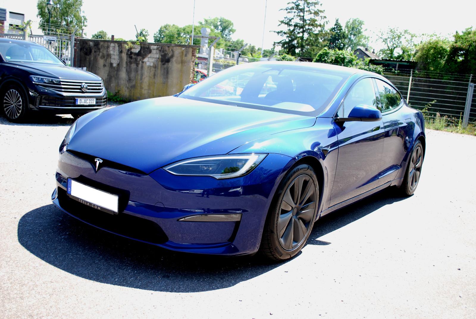 Tesla Model S Long Range