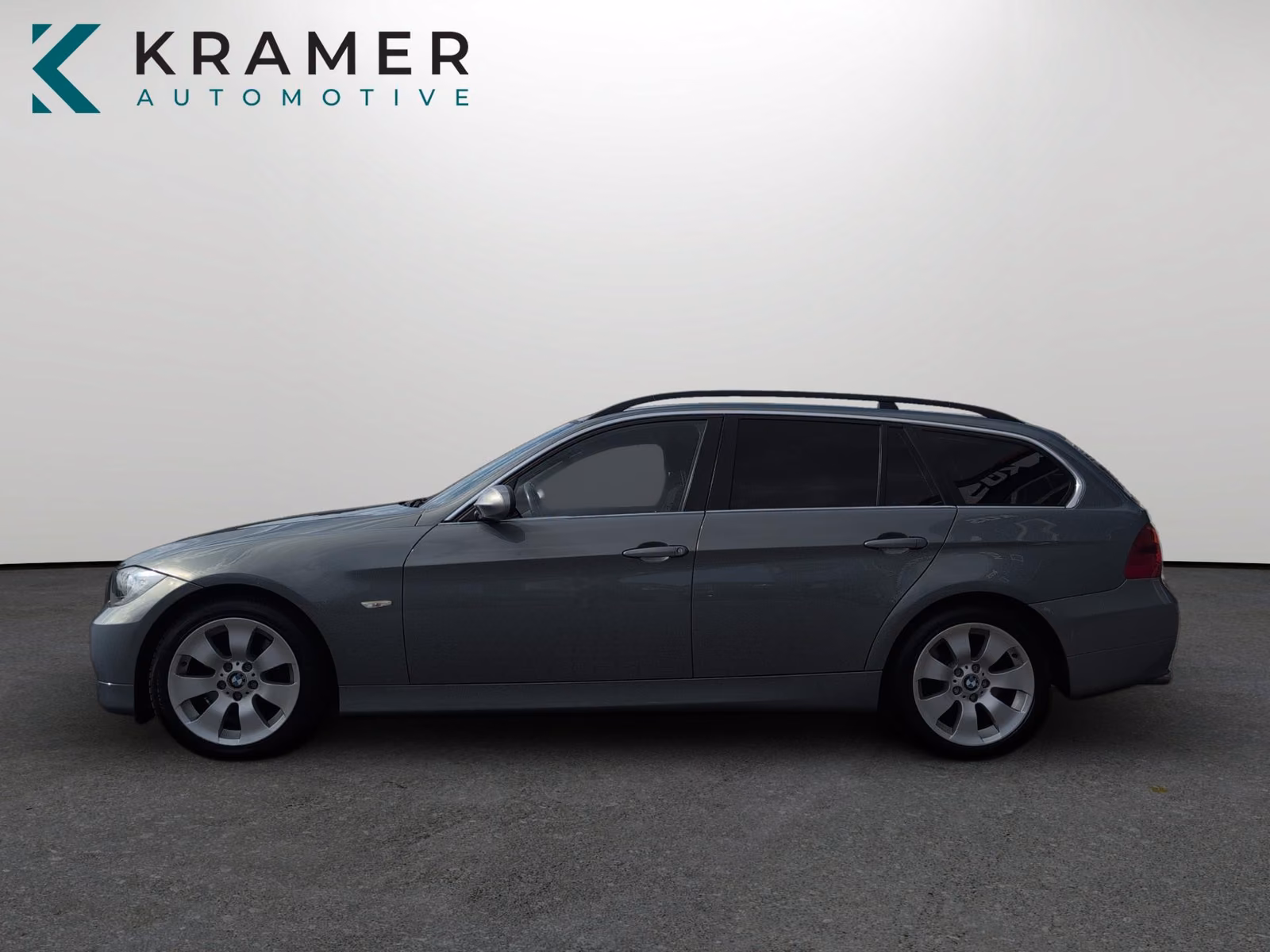 BMW 330xi Touring 258 ch 6 cylindres xDrive • Boîte auto • Toit pano • Xénon • Attelage