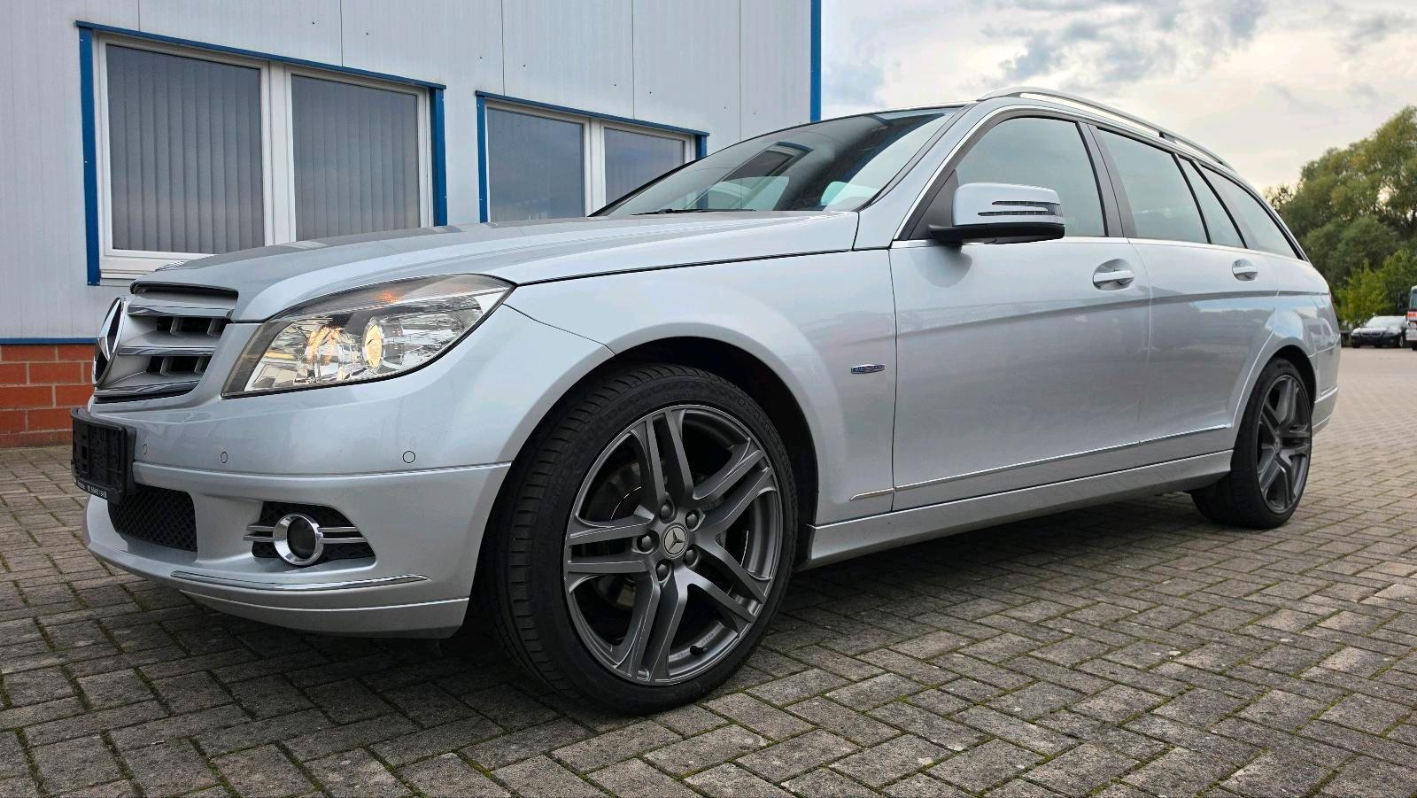 Mercedes-Benz C180 2010 — photo 9