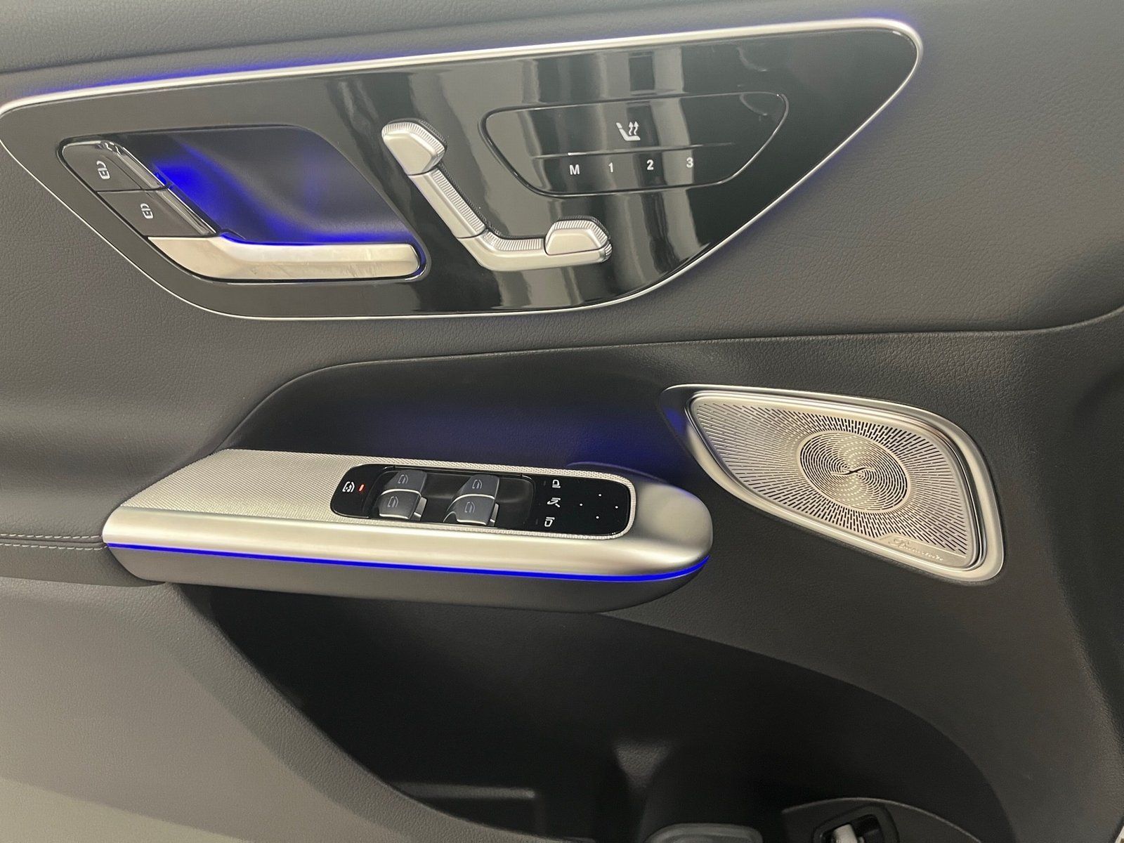 Fahrzeugabbildung Mercedes-Benz GLC 300 de 4M Avantgarde*AHK*Distronic*Pano*360*