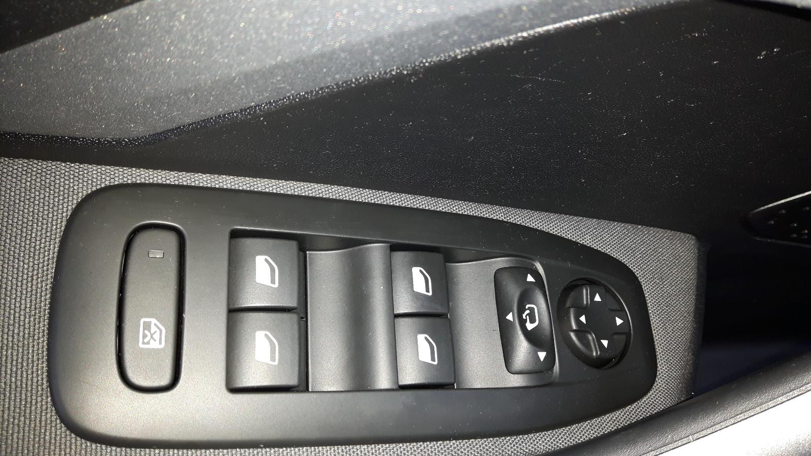 Peugeot 2008 1,2 PureTech 110  Allure
