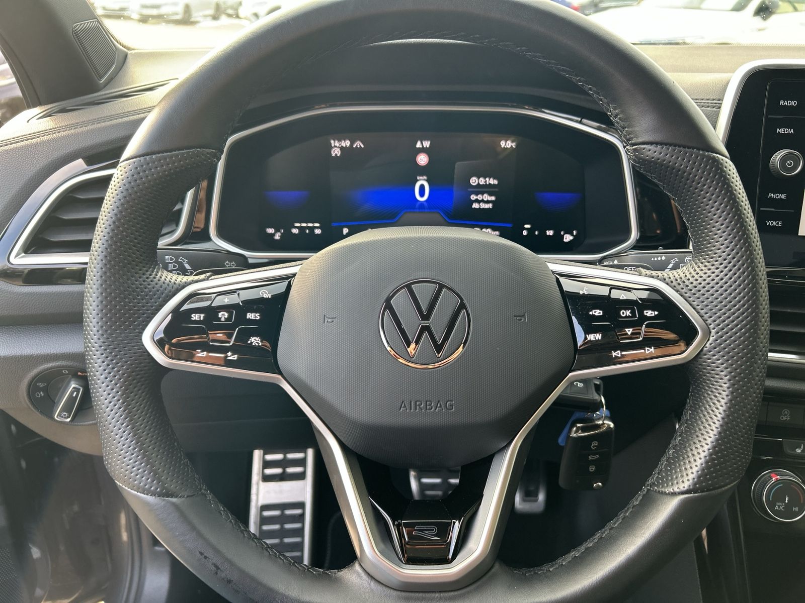 T-Roc R-Line 1.5 l TSI, IQ Drive, Discover Media