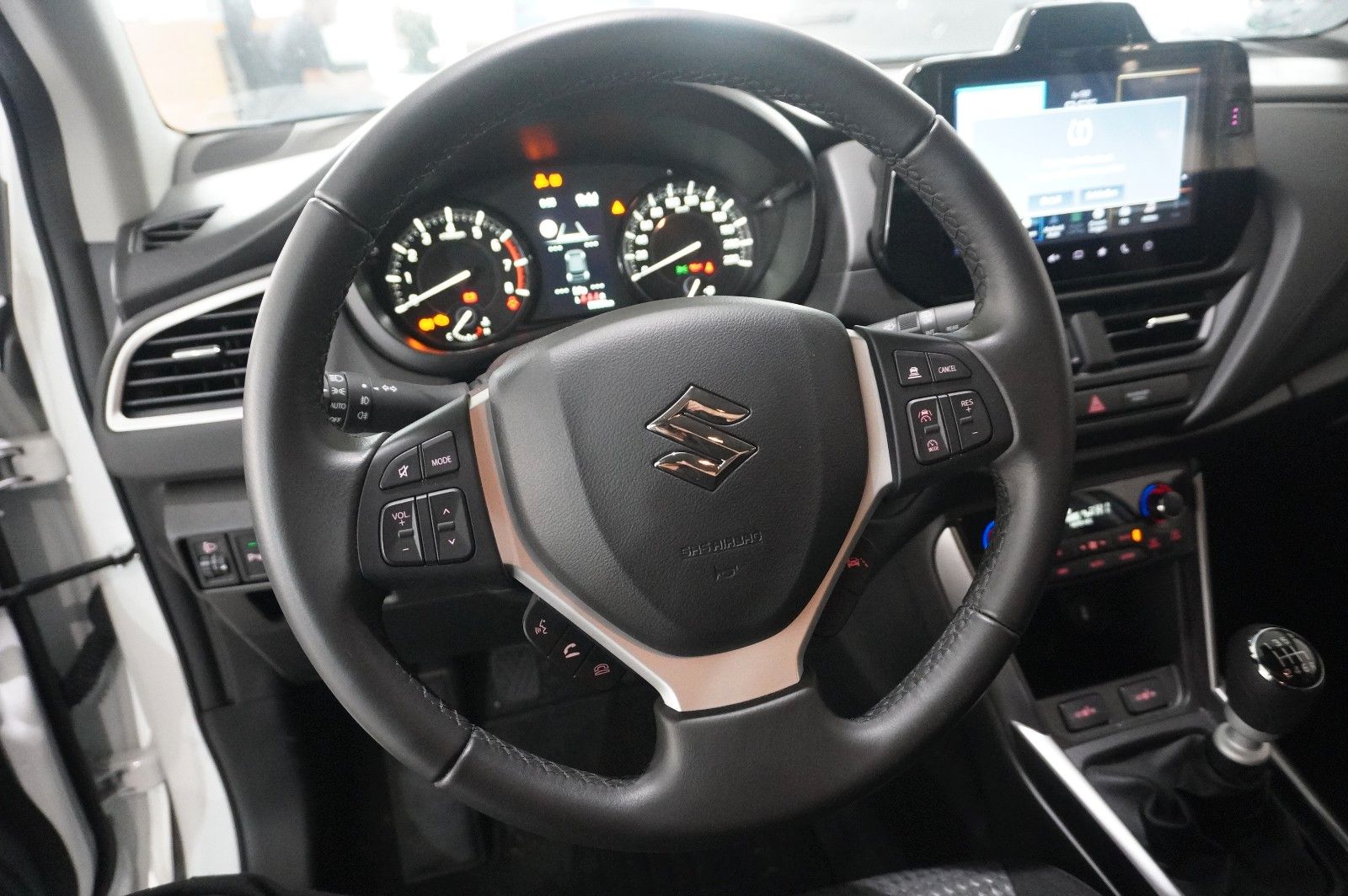 Fahrzeugabbildung Suzuki (SX4) S-Cross 1.4 COMFORT NAVI/LED/KAMERA/SH/DAB