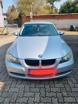 BMW 320i - e90 Automatic - BMW 320 mit Benzin-Antrieb: Limousine, 320i E90