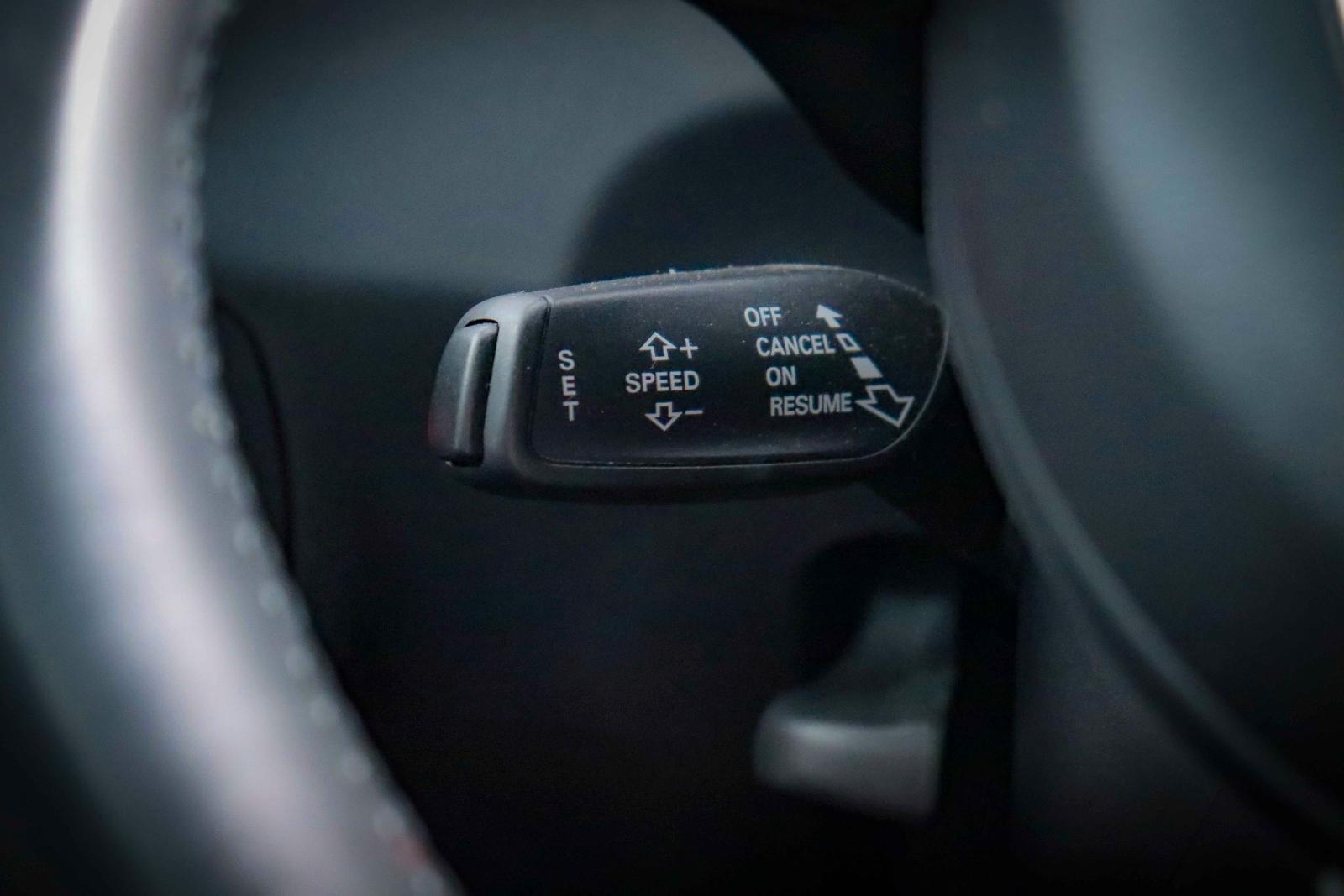 Audi A1 Sport Automatik S LINE*PANORAMA*NAVI*KEYLESS