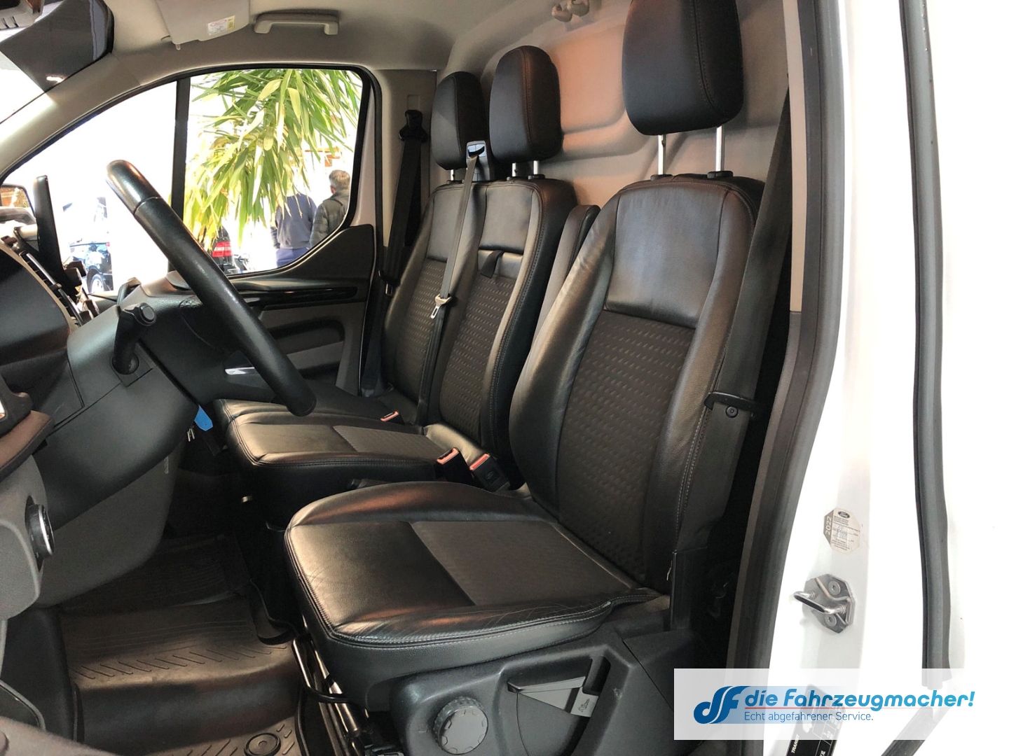 Fahrzeugabbildung Ford Transit Custom Kasten 290 L1 Sport 2.0 TDCI EU6d