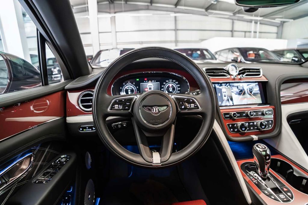 BENTLEY Bentayga 2024