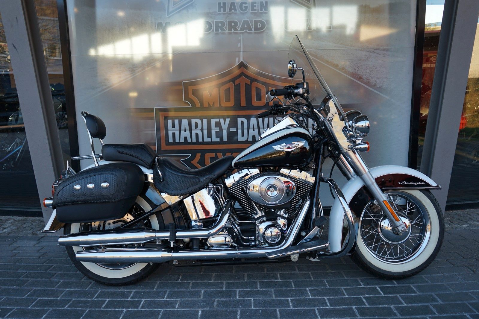 Fahrzeugabbildung Harley-Davidson Softail Deluxe 88CUI - Twin Cam - Neuwertig