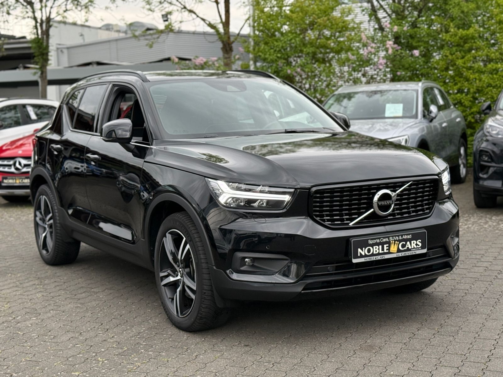 Fahrzeugabbildung Volvo XC40 R Design H/K ACC AHK KAM