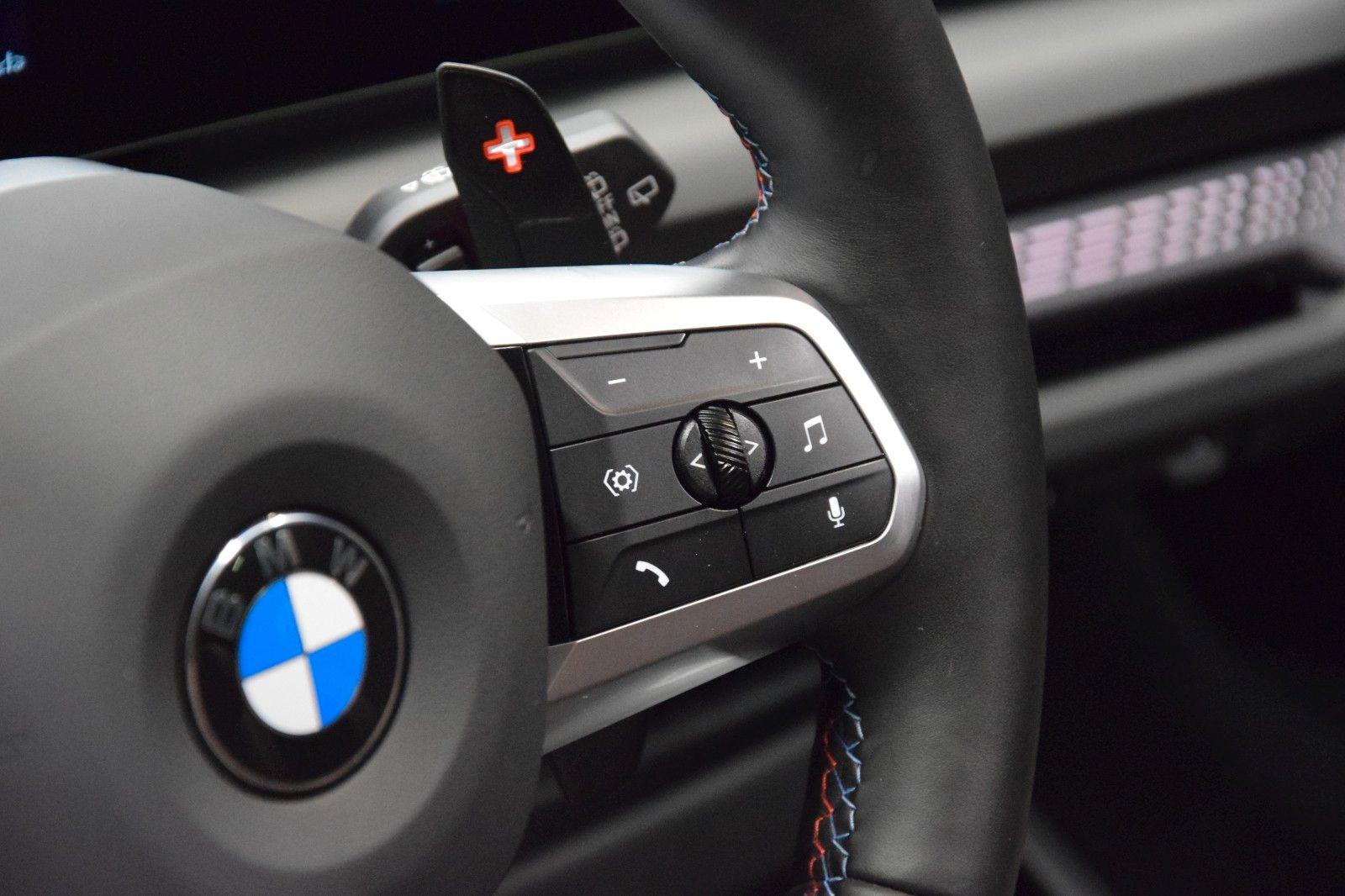 Fahrzeugabbildung BMW M135 i xDrive Pano HuD ACC AHK h/k Memory Kamera