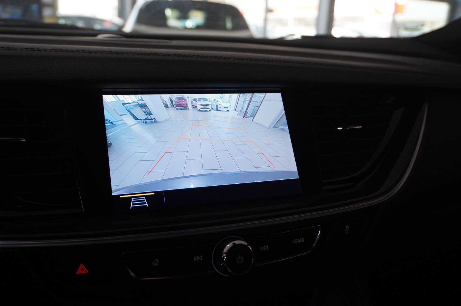 Fahrzeugabbildung Opel Insignia B ST 2.0D ELEGANCE NAVI/LED/KAMERA/DAB+