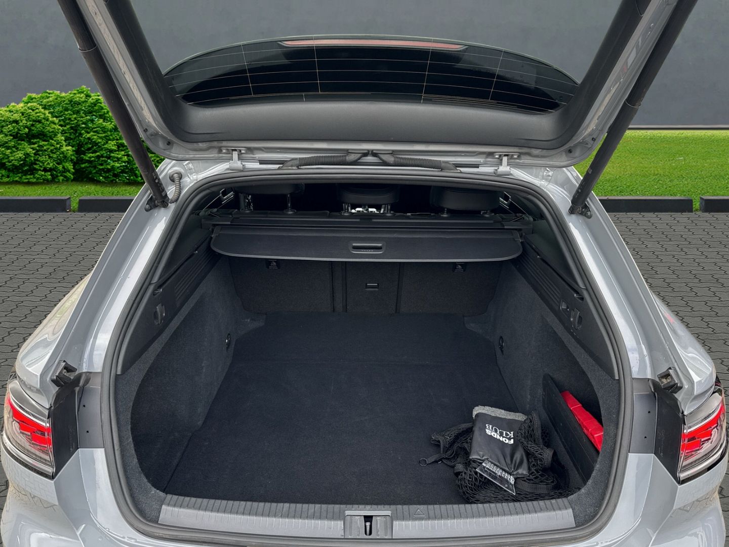 Arteon Shooting Brake 2.0 TDI R-Line AHK Pano Na