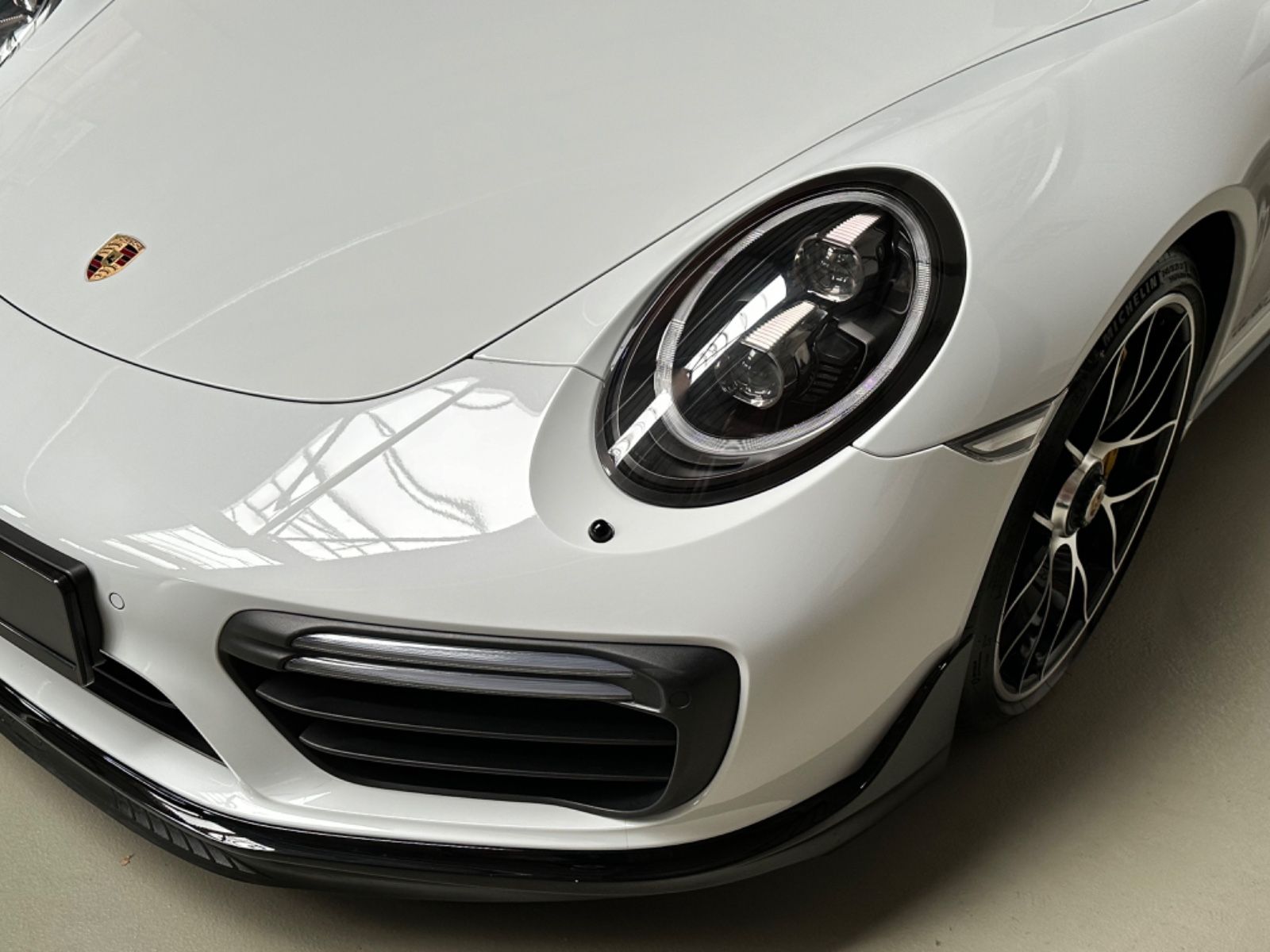 Fahrzeugabbildung Porsche 911/991.2 Turbo S Cabriolet/Burmester/Aero Kit