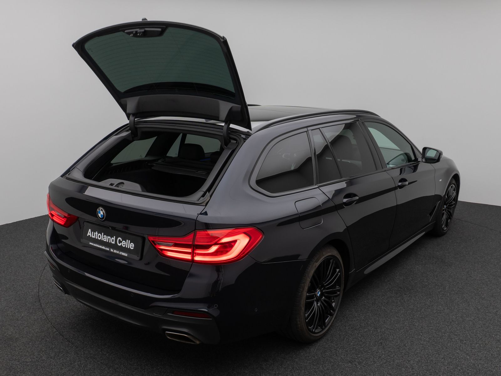 Fahrzeugabbildung BMW 540d xD M Sport Panorama 360°HUD SoftCl Massage