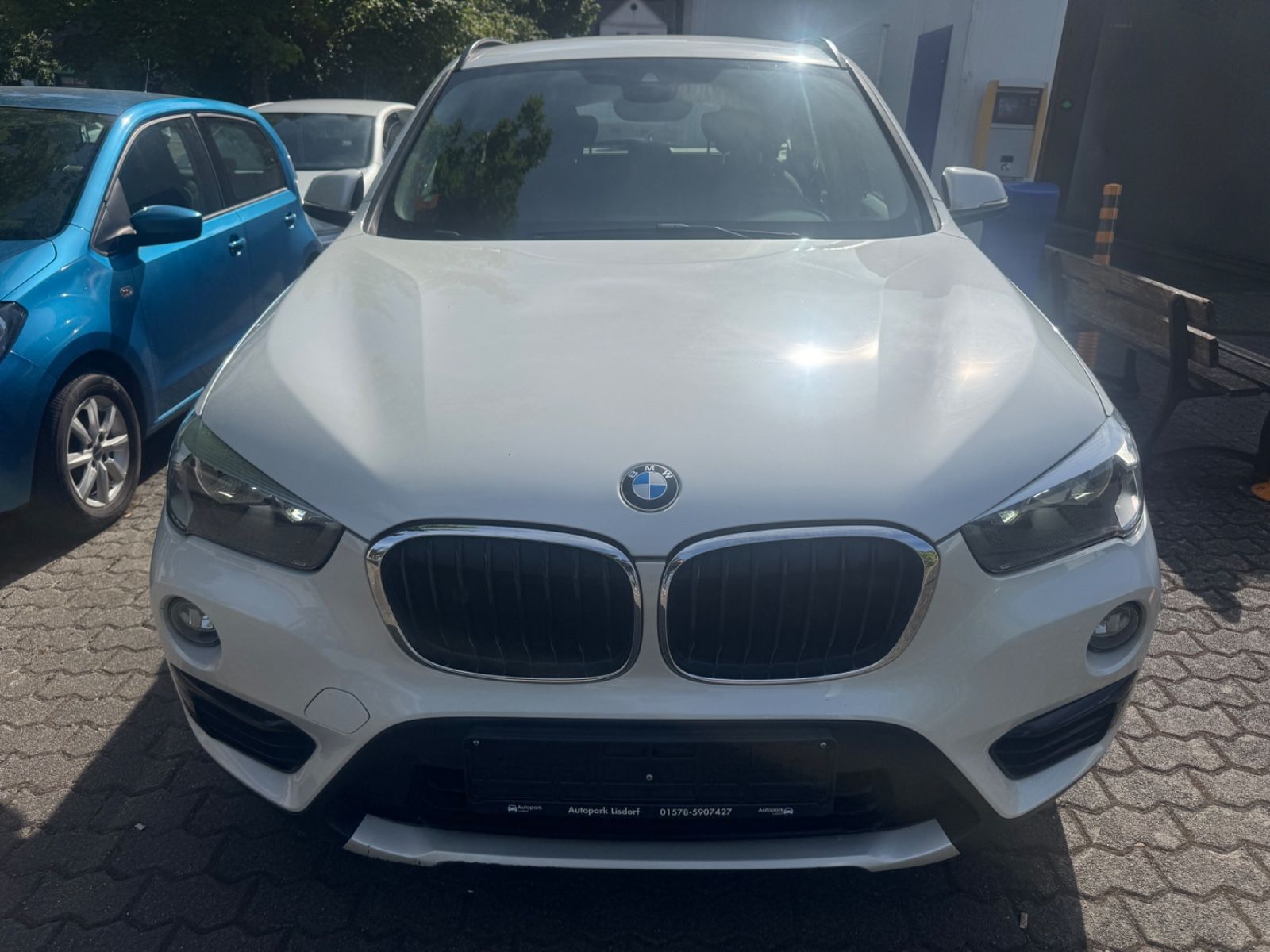 Fahrzeugabbildung BMW X1 sDrive 18 i Sport Line Navi+Sitzheizung