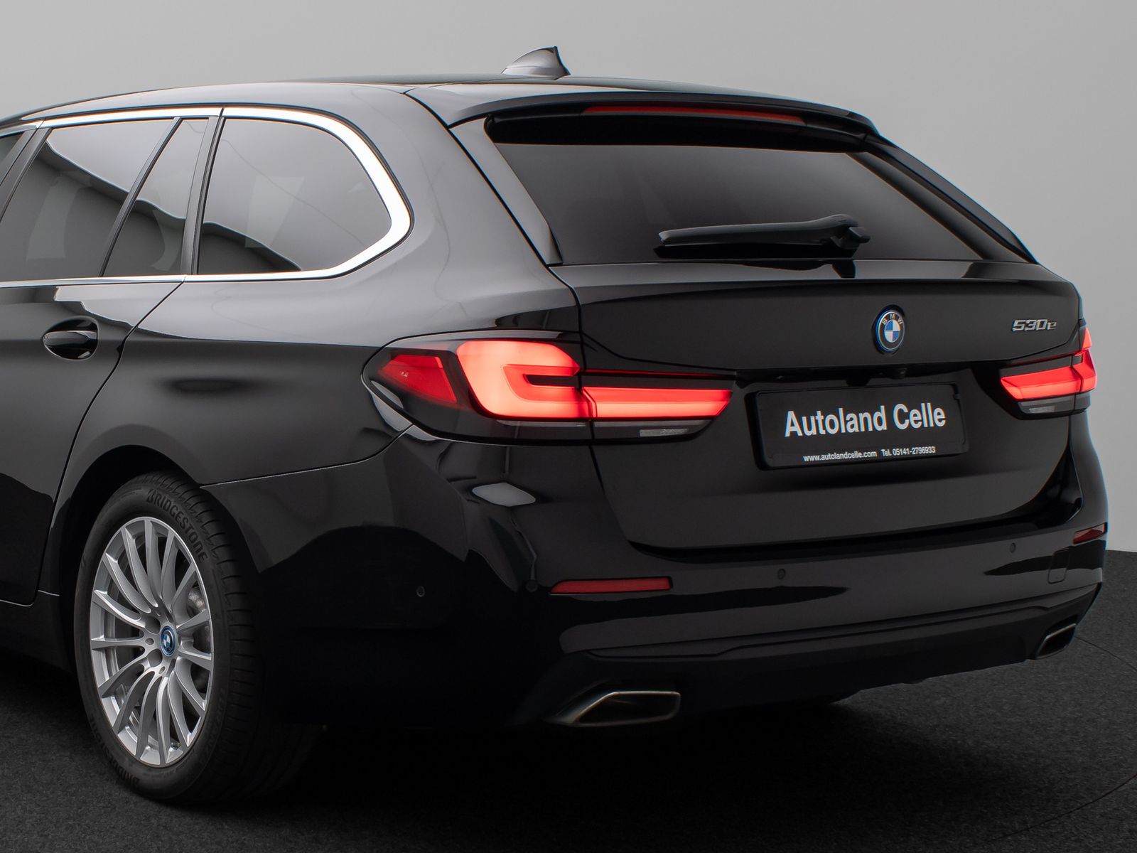 Fahrzeugabbildung BMW 530e HUD Laser DAB Kamera H/K AHK Alarm Sport