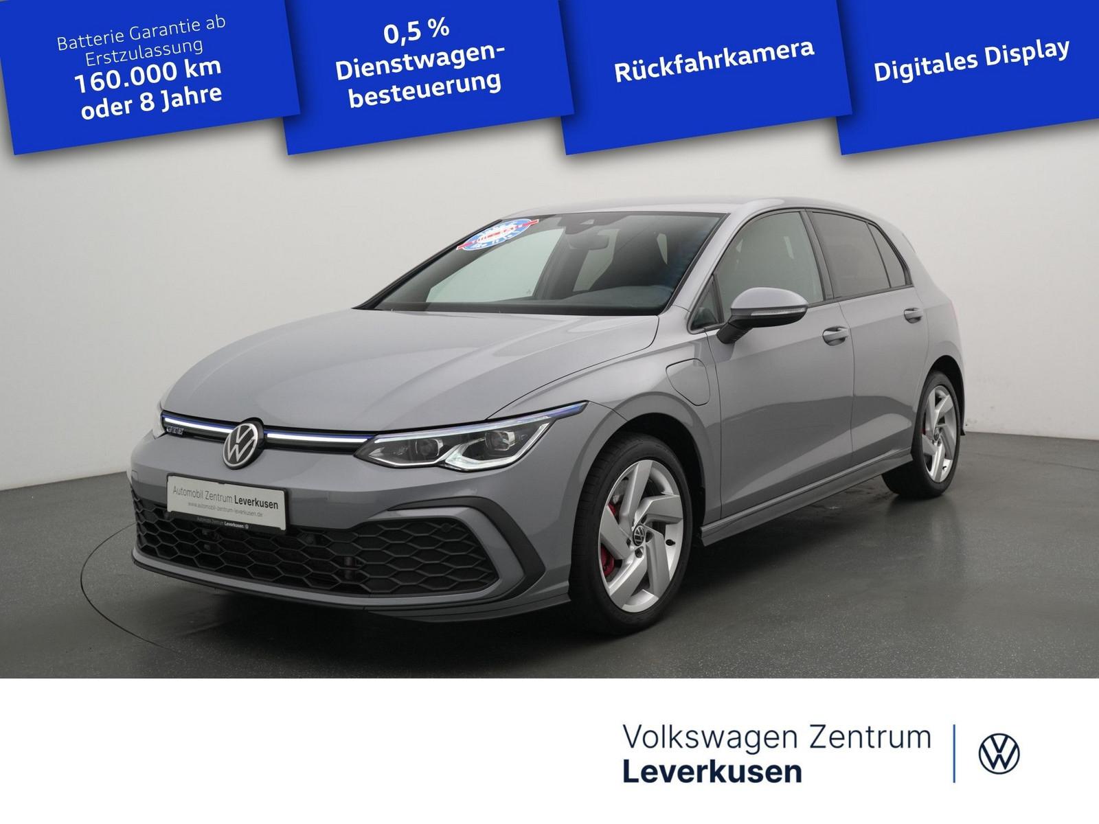 Volkswagen Golf VIII DSG SHZ CARPLAY PDC KAM MATRIX