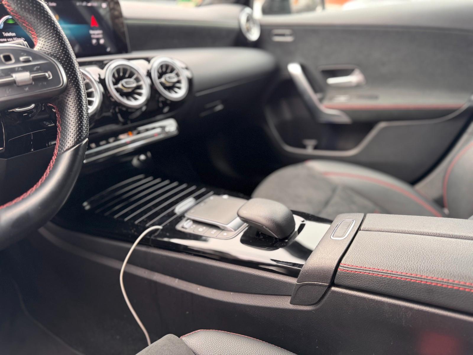 Mercedes-Benz A250e AMG /360°/MBUX/NIGHT/WIDE/CARPLAY