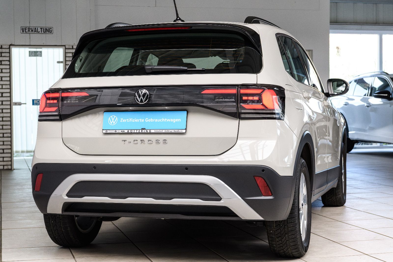 Fahrzeugabbildung Volkswagen T-Cross Life 1.0 TSI DSG LED+SHZ+ACC+APP+5 J.GAR