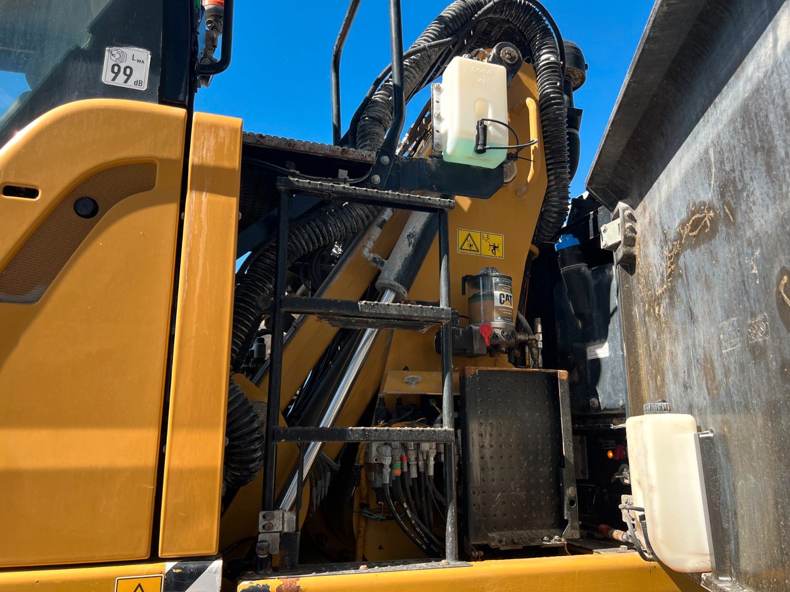 Fahrzeugabbildung CAT MH3024 / Schrottgreifer / 2019 / 9.082h