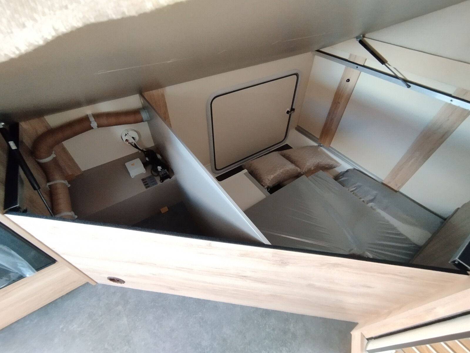 Fahrzeugabbildung Eura Mobil Profila T PT 675 SB Mondial Pakete, Automatik