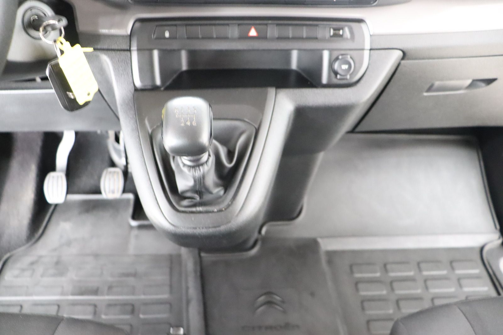 Fahrzeugabbildung Citroën Spacetourer Feel M * HUD * LED * RFK * AHK