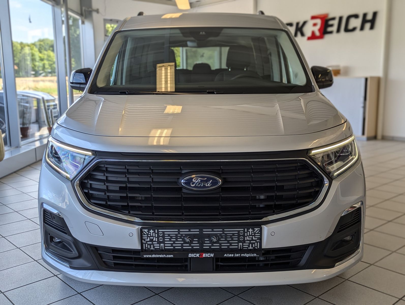FORD Tourneo Connect L2 Titanium 7-Sitze LED Cam AHK - Image 2