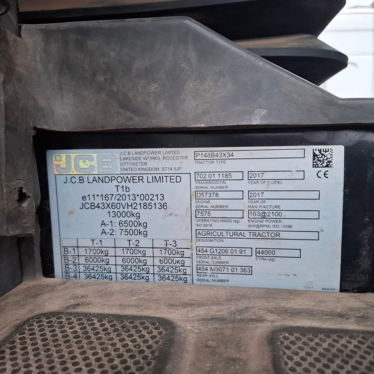 Fahrzeugabbildung JCB Fastrac P148B Schlepper 2017