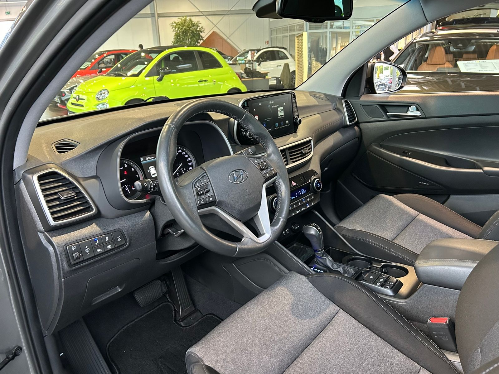 Fahrzeugabbildung Hyundai TUCSON Premium 4WD PANO AHK LED NAVI