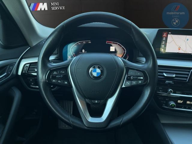 BMW 520 d Lim. StandHZG AHK HUD HiFi ACC Kamera DAB+