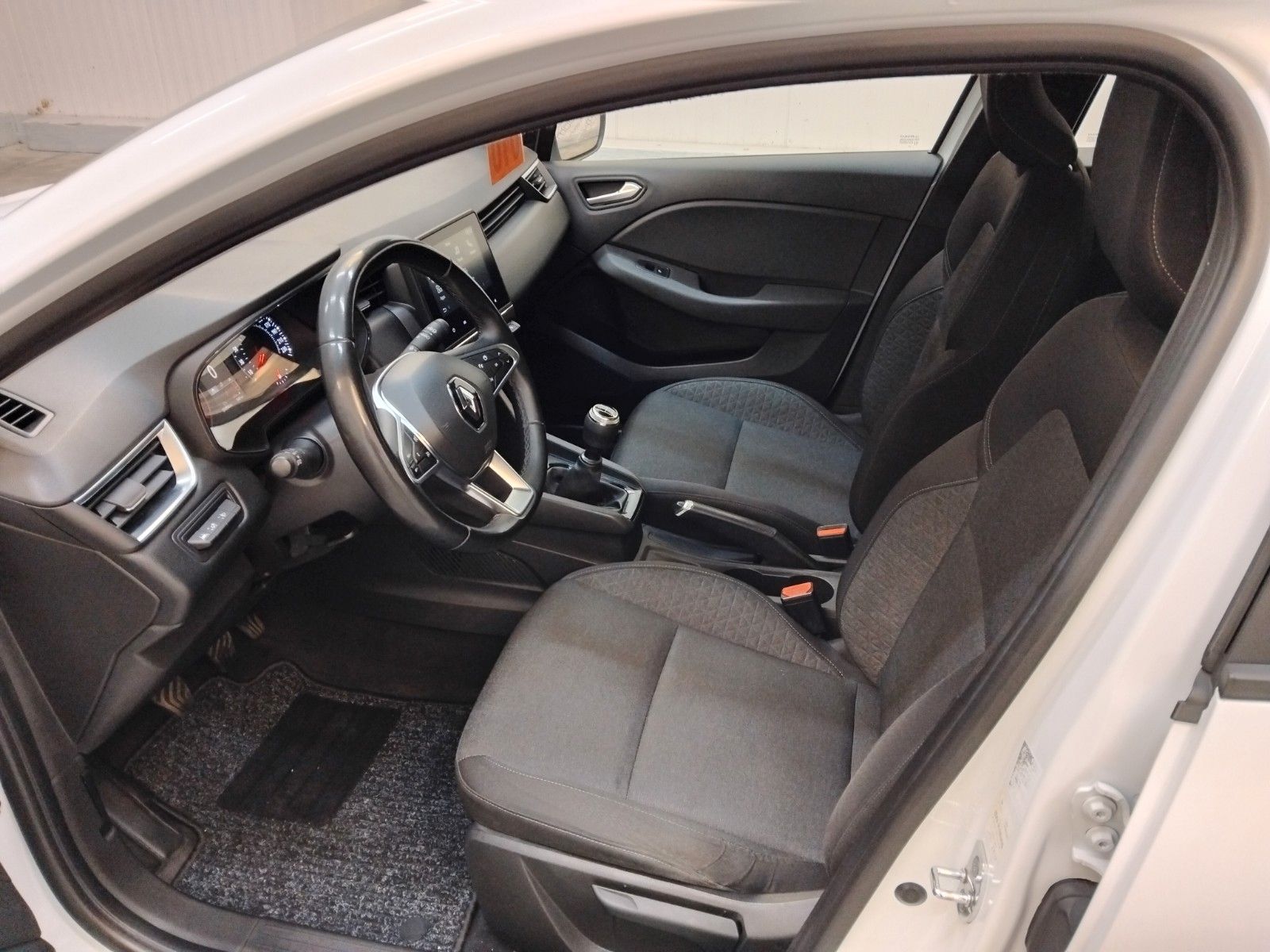 Renault Clio (01/2023, Benzin)