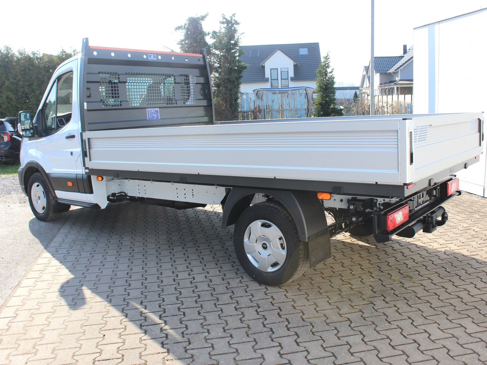 Fahrzeugabbildung Ford Transit 350 L3 Einzelkabine Trend