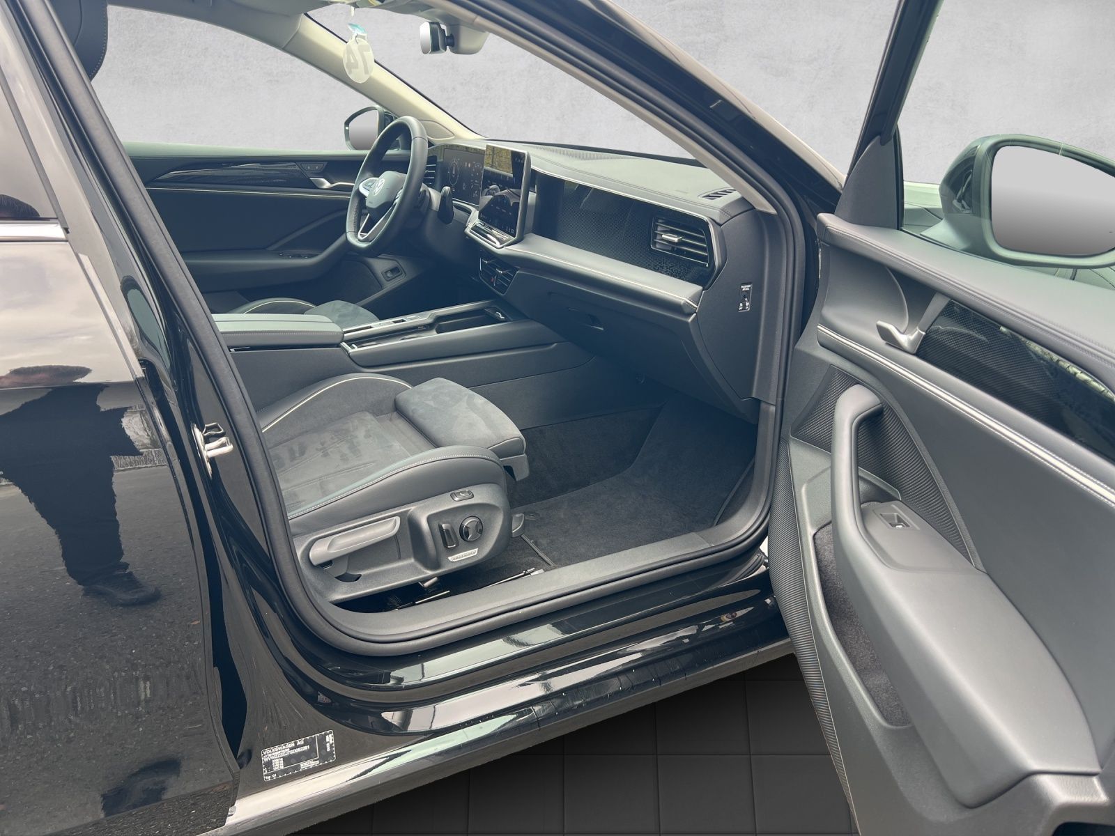 Passat Variant Business 1.5 TSI eHybrid DSG AHK*