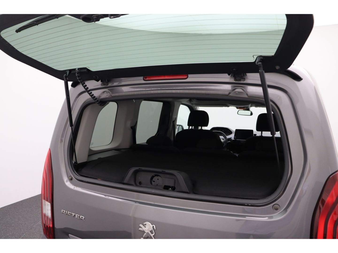Fahrzeugabbildung Peugeot Rifter 1.2 Pure Tech Allure Pack L1 AUTOMATIK