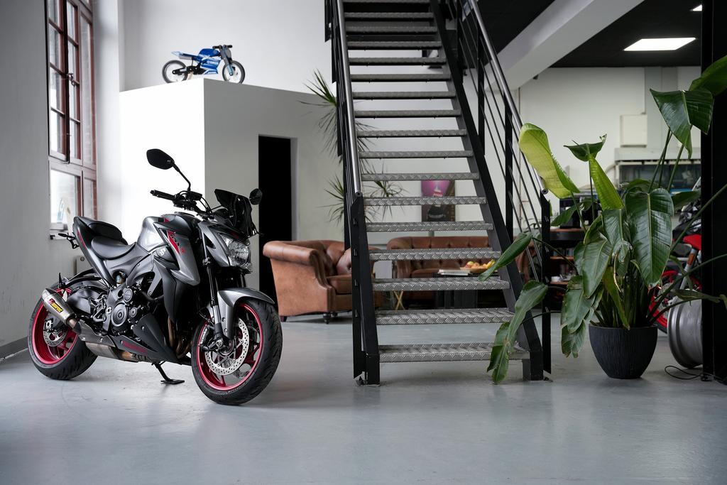 Suzuki GSX-S 1000 | TOP | AKRAPOVIC |