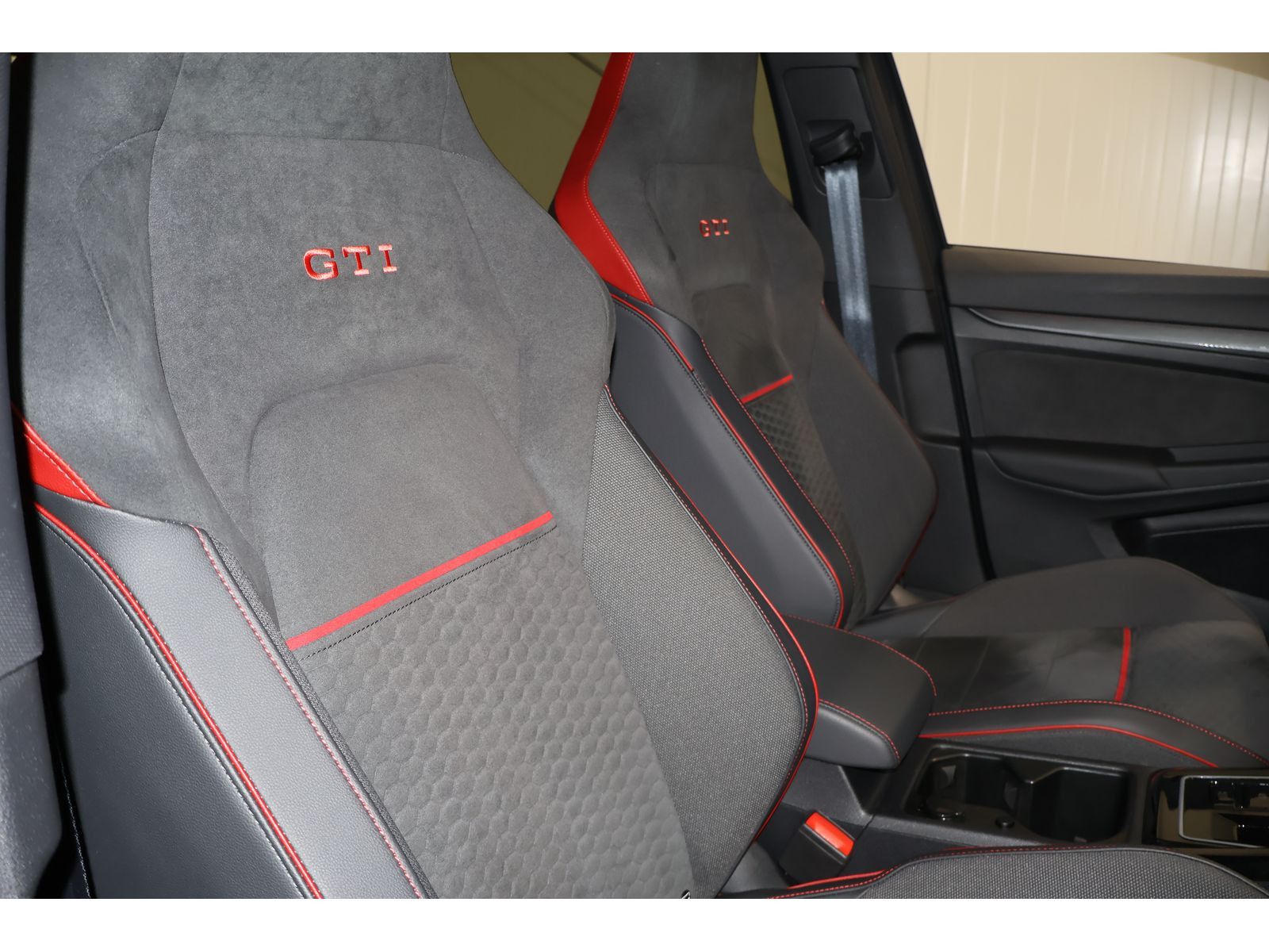 Volkswagen Golf VIII 2.0 GTI Clubsport Akrapovic*CAM*SHZ GT foto 8