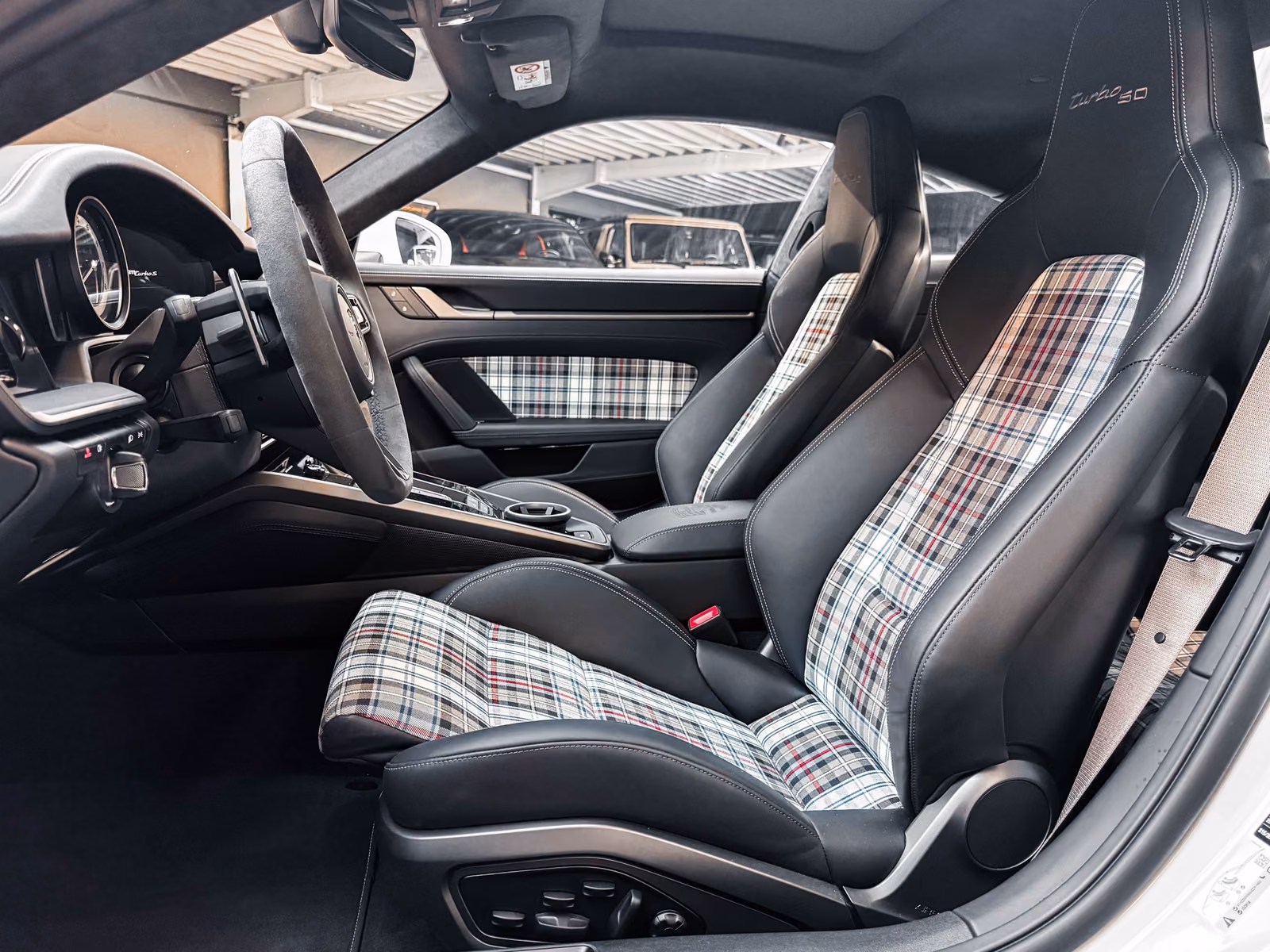 Porsche 911 Turbo S 50 Jahre Lift+Burmester+Pano+360°Kam