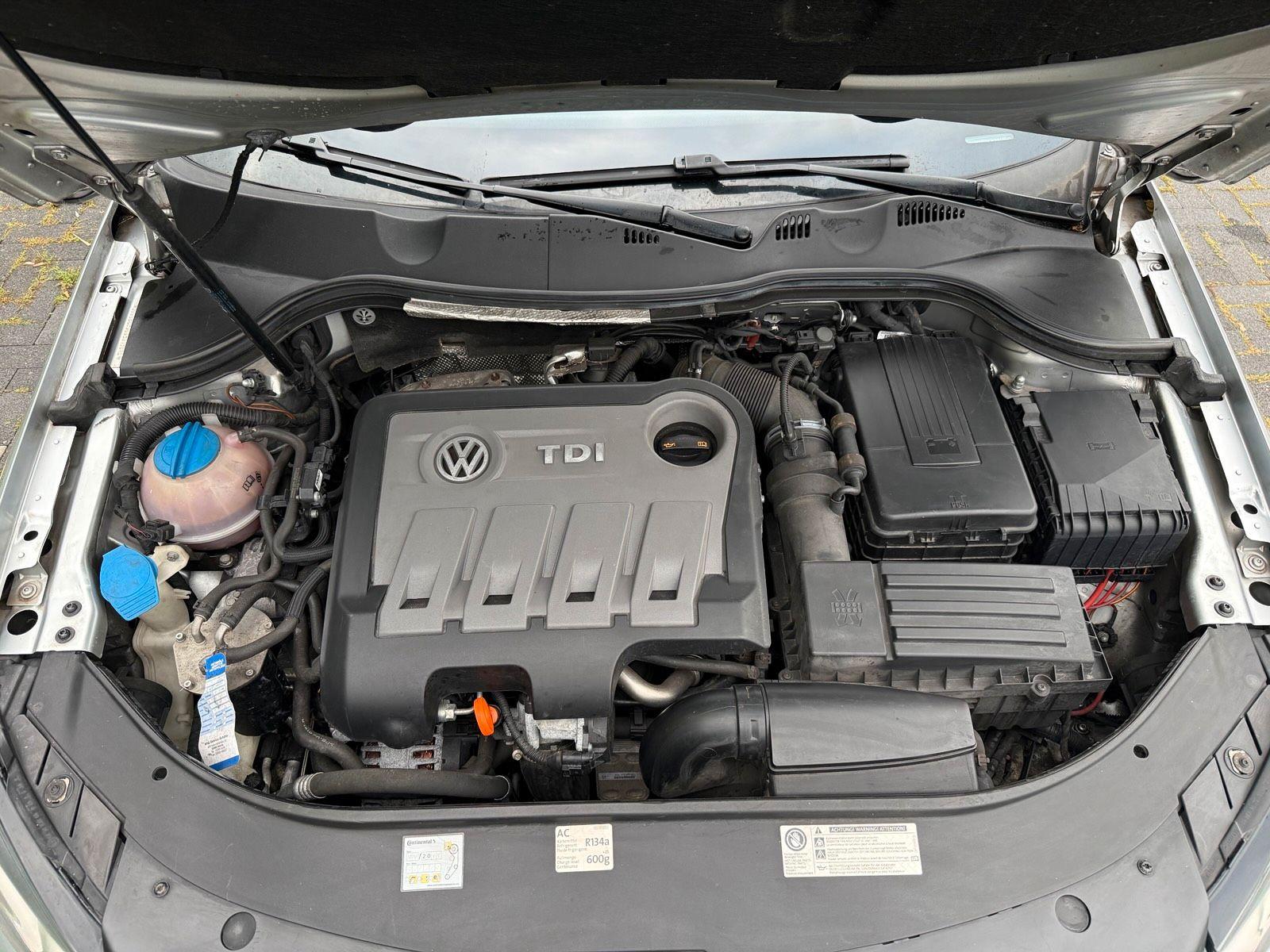 Volkswagen Passat 2011 — photo 12