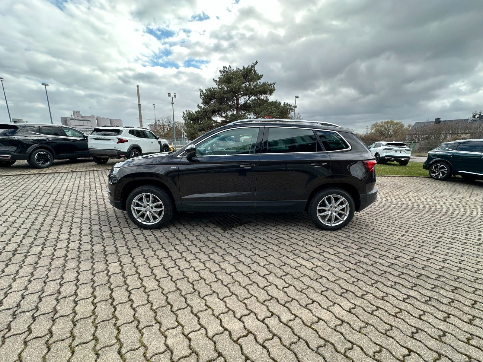 Fahrzeugabbildung SKODA Karoq Clever