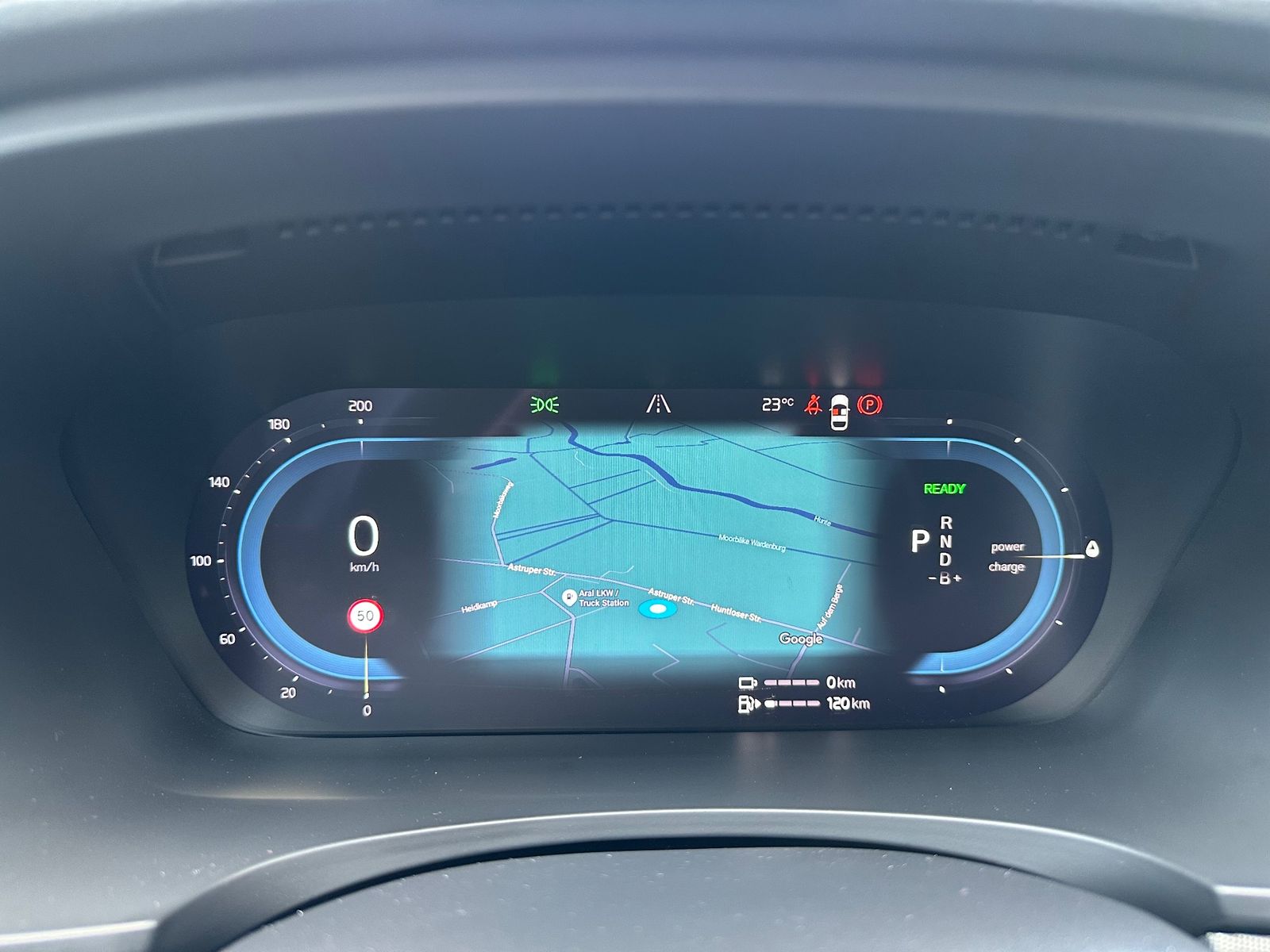 Fahrzeugabbildung Volvo V90 T8 Ultimate Dark NAV+LED+PANO+ACC+AHK+H&K+VC