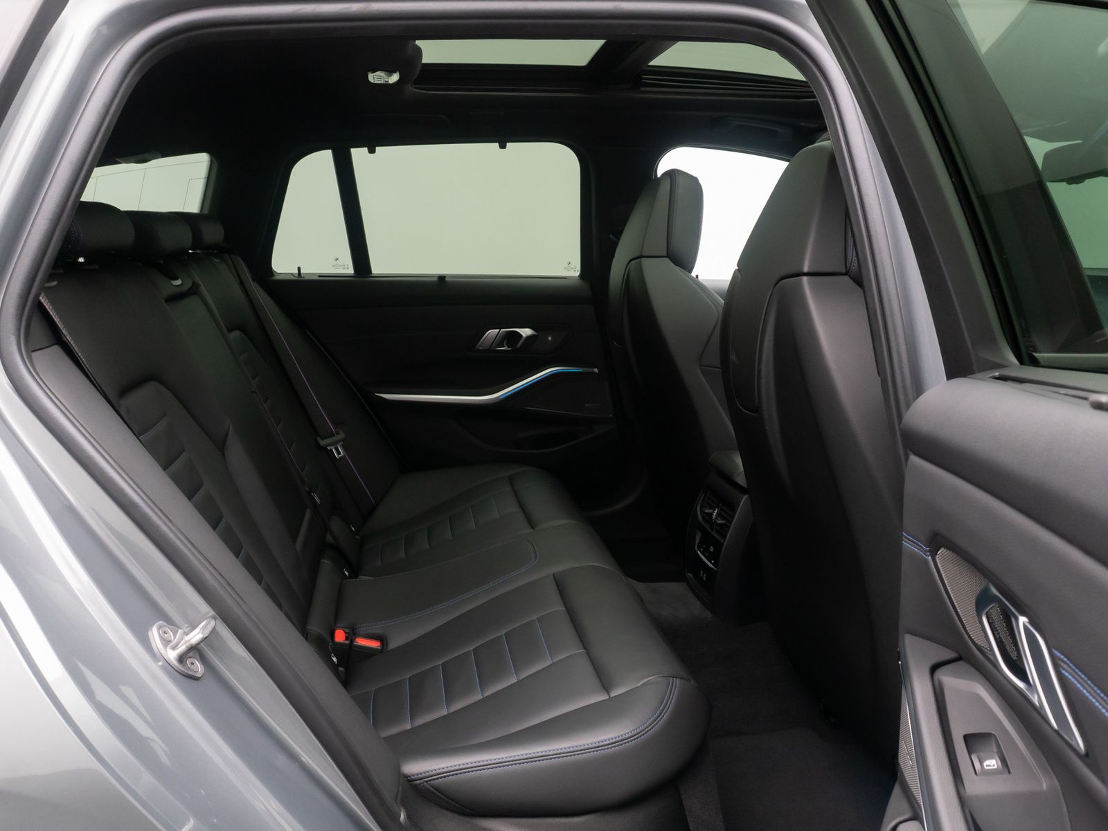 Fahrzeugabbildung BMW 330d xD M Sport DAB 360&deg; Panorama H/K HUD 19Zoll