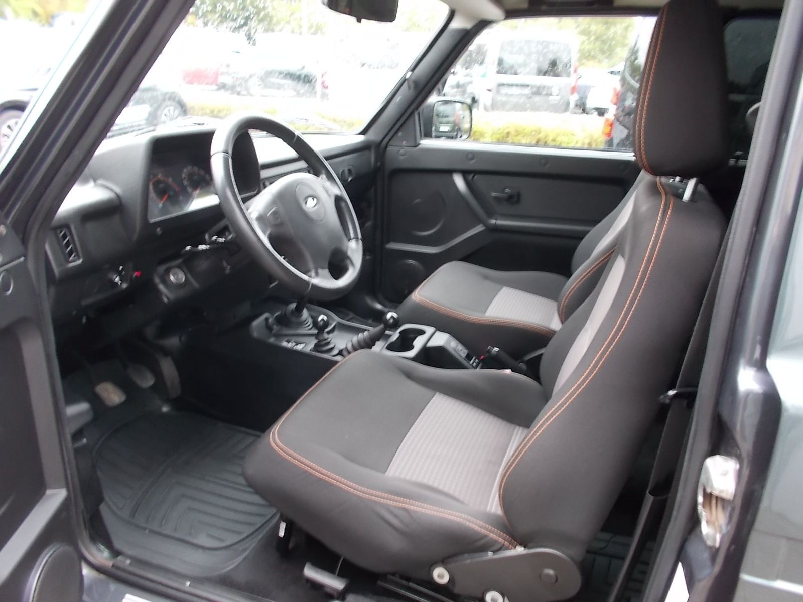 Fahrzeugabbildung Lada Niva Taiga 1.7 Urban 4x4 + 5 Türer + AHK