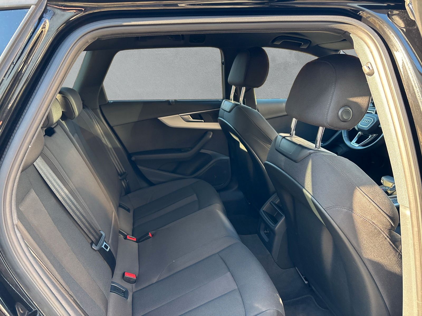 Fahrzeugabbildung Audi A4 allroad 40 TDI quattro tiptronic RFK ACC PDC