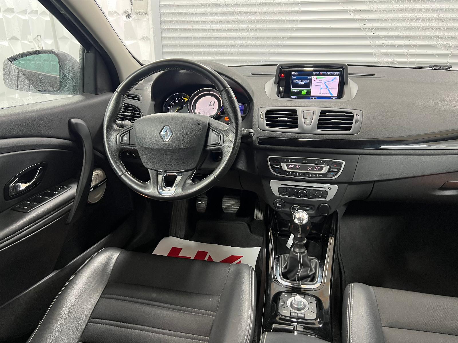 Renault Megane 2015 — photo 24