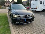 Volkswagen Tiguan Allspace 2.0 TDI R-Line 4MOTION 7-Sitzer - Volkswagen Tiguan Allspace in Essen